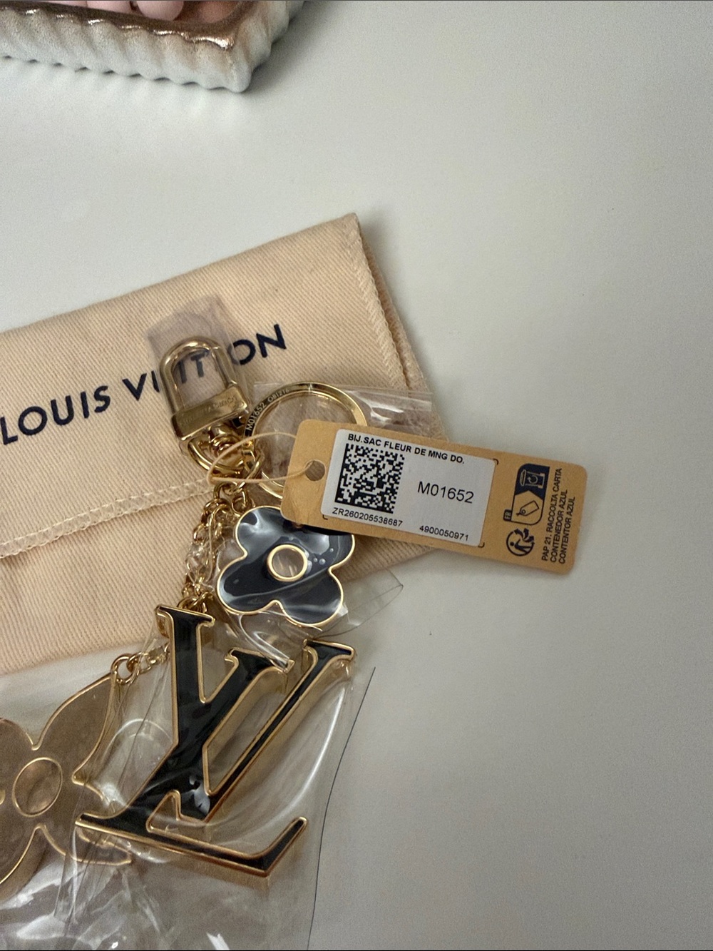 Louis Vuitton fleur de monogram bag charm - Picture 7 of 7